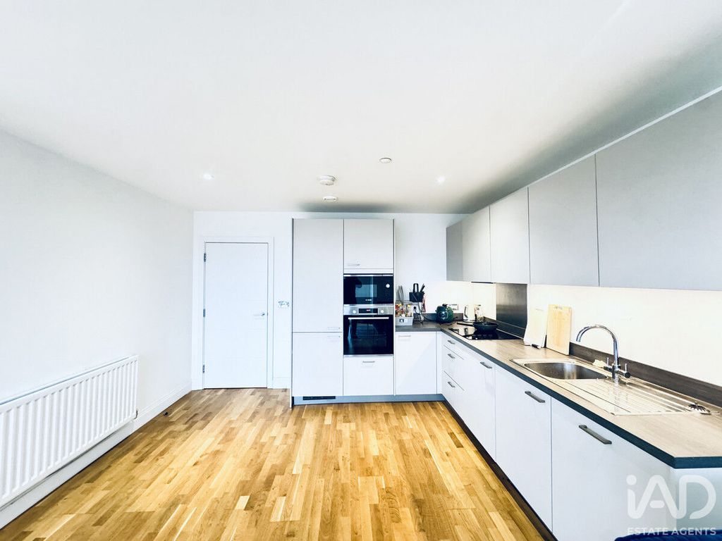 Property photo 3 of 12