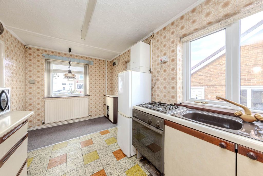 Property photo 3 of 19