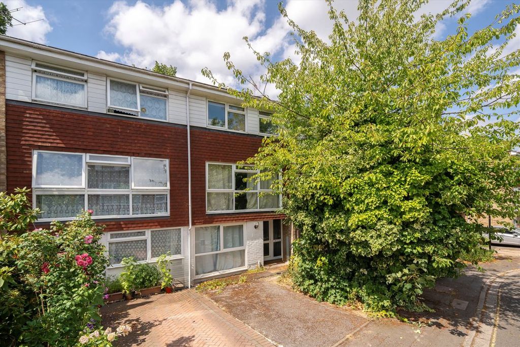 Property photo 1 of 8
