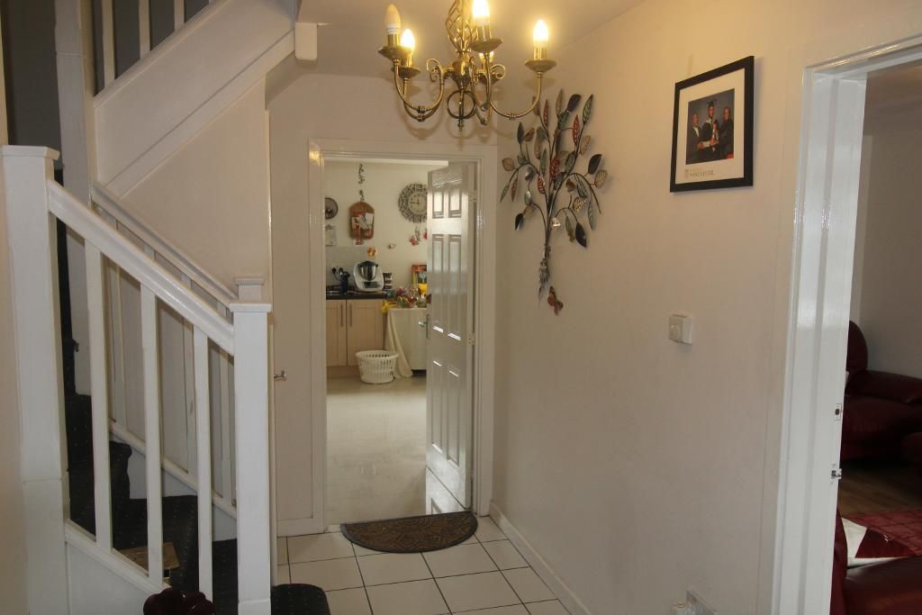 Property photo 2 of 13 Hallway