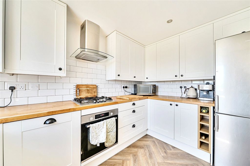 Property photo 3 of 23 Picture No. 10