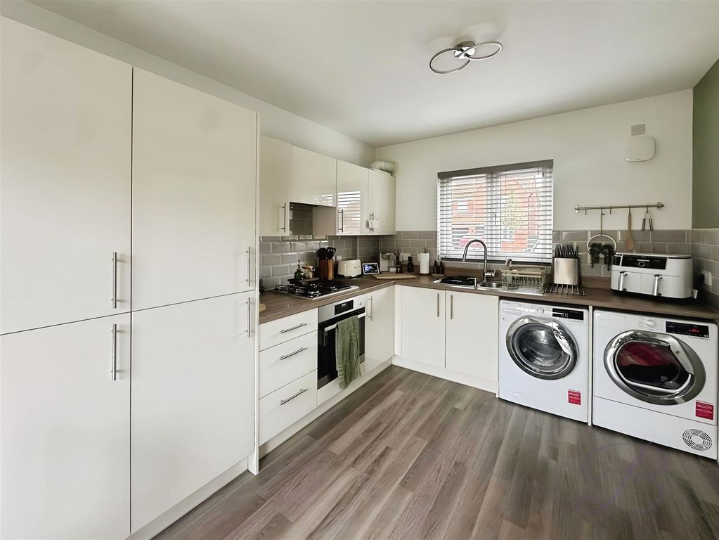 Property photo 3 of 17 c9A8Cde1-Sa_Adzvw9Eczkho07K7Fqq.Jpg