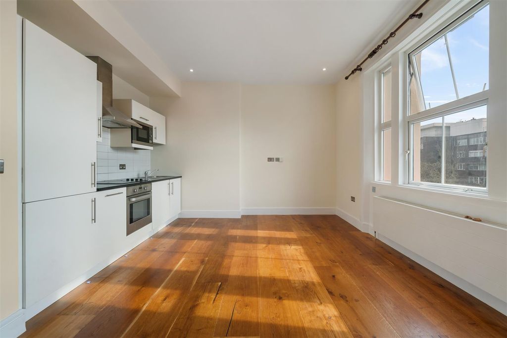Property photo 2 of 11 Klara Court