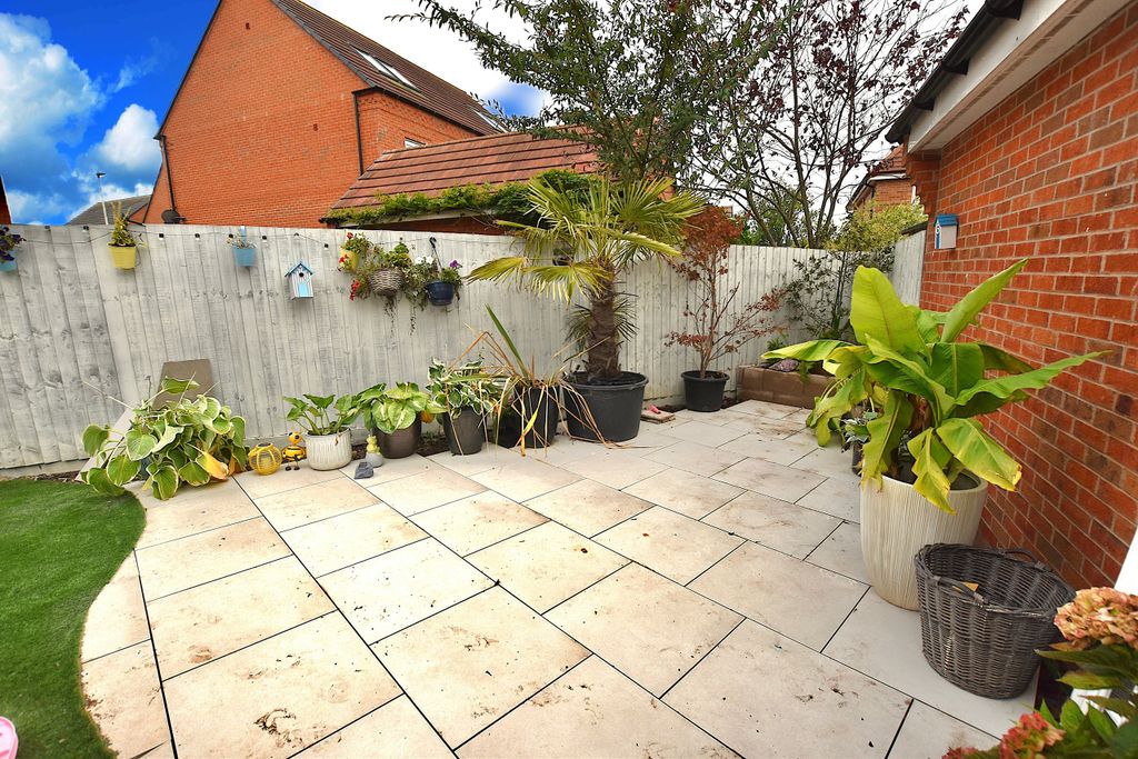 Property photo 2 of 19