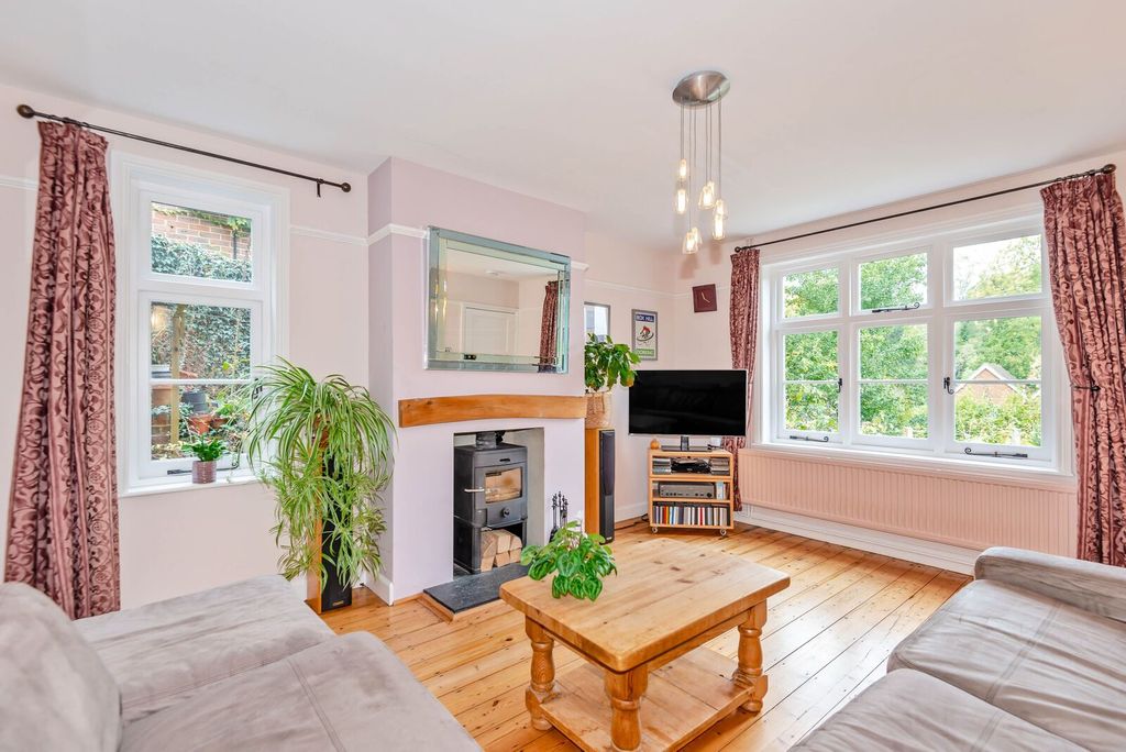Property photo 2 of 31