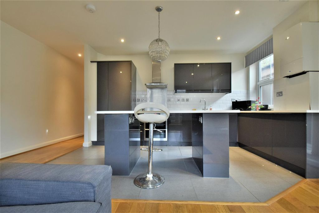 Property photo 2 of 8 Kitchen