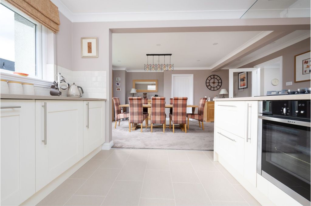 Property photo 2 of 45