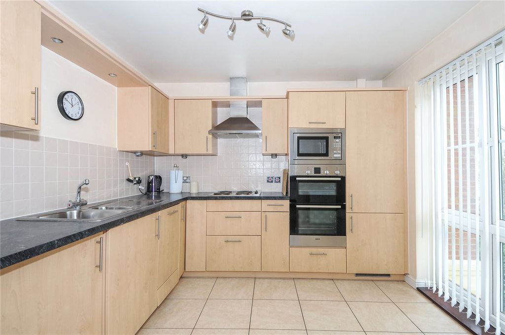 Property photo 3 of 10 Picture No. 04