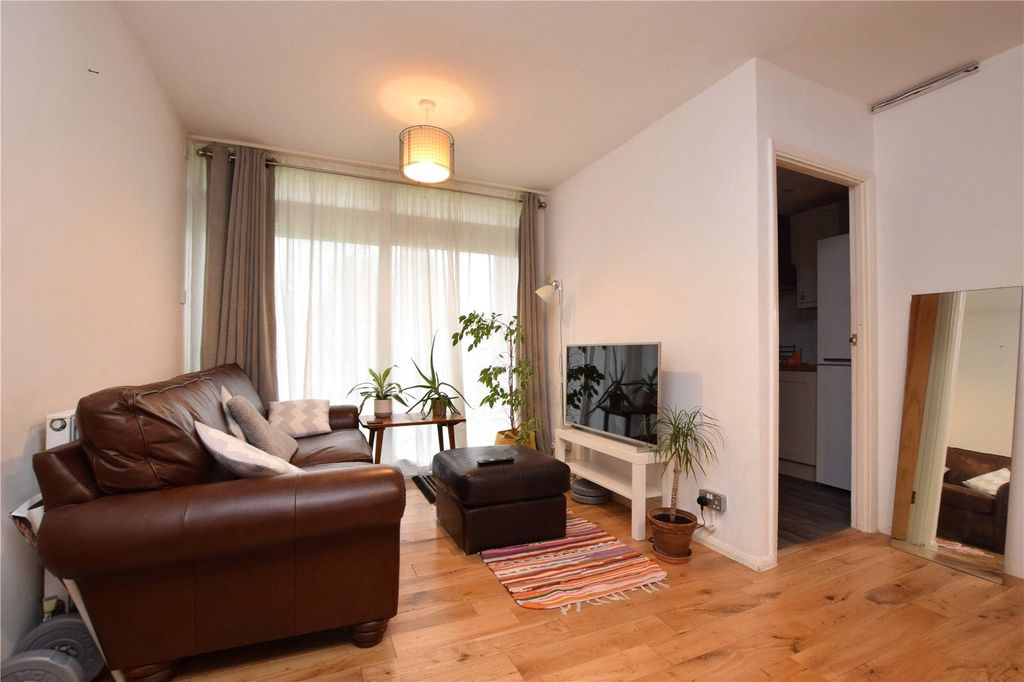 Property photo 3 of 8 Picture No. 04