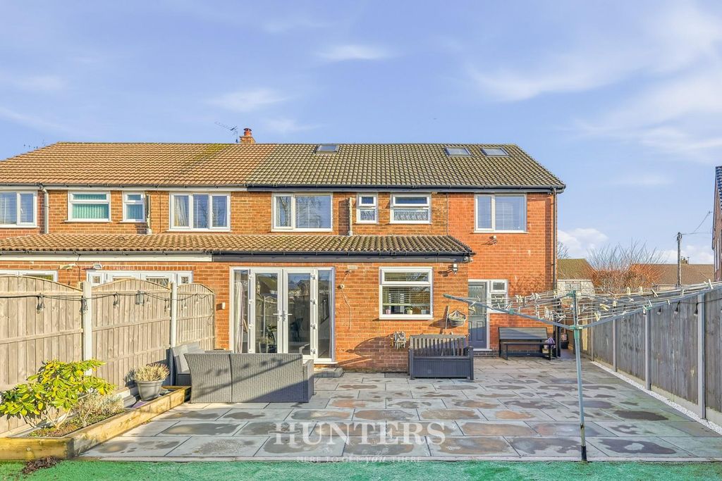 Property photo 2 of 26 155 Mossway (40).Jpg