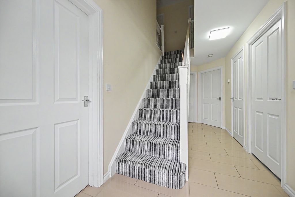 Property photo 2 of 26