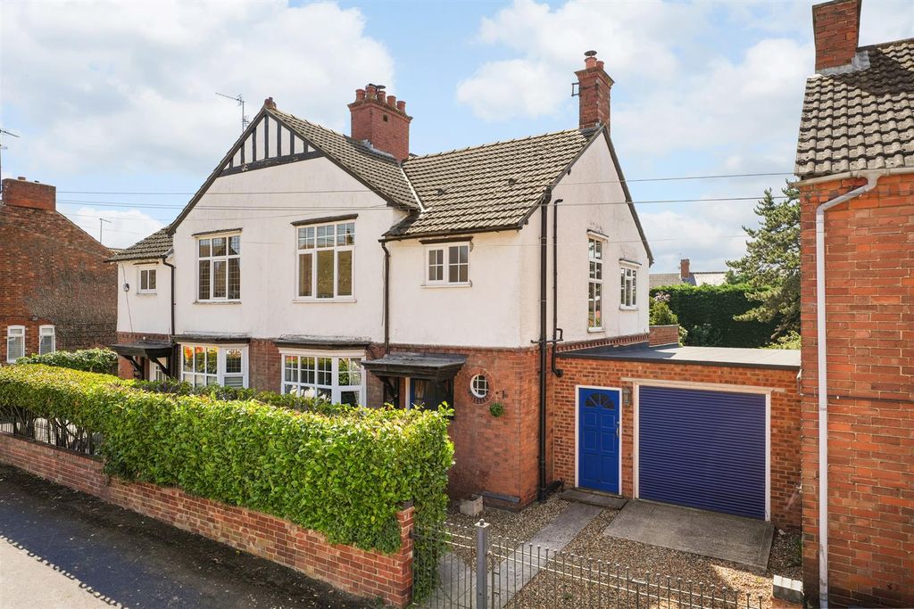 Property photo 1 of 30