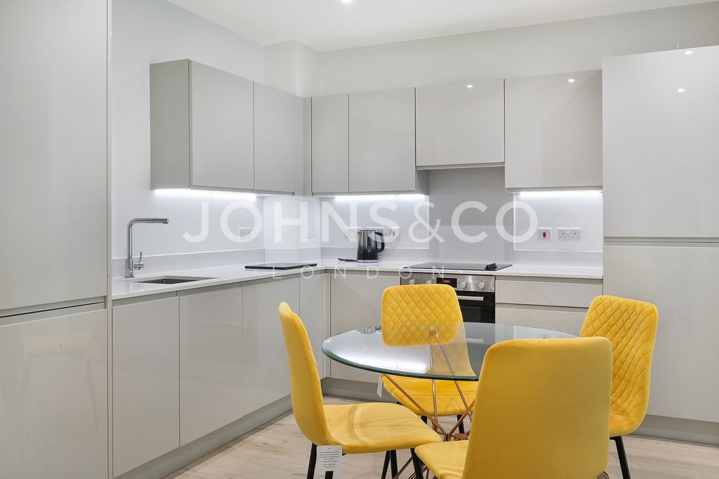 Property photo 2 of 11