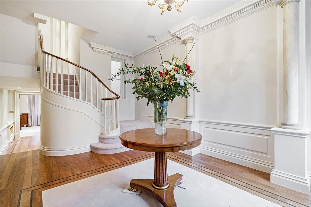 Property photo 2 of 23 Property Photo