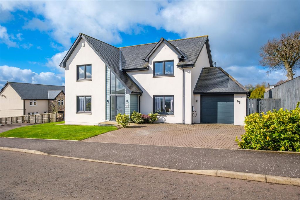 Property photo 1 of 27 Broadleaf Court-1.Jpg