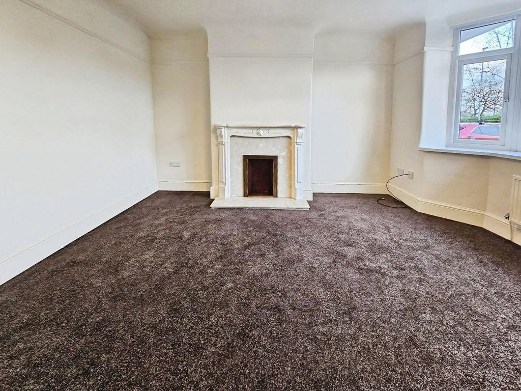 Property photo 3 of 19 Picture No. 15