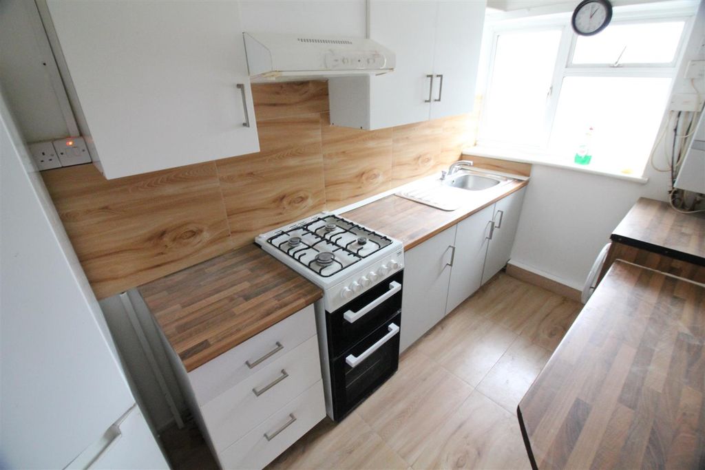 Property photo 2 of 6 C8E9CE3A-Ab3E-4746-A558-Ef29Ebee70C8.Jpeg