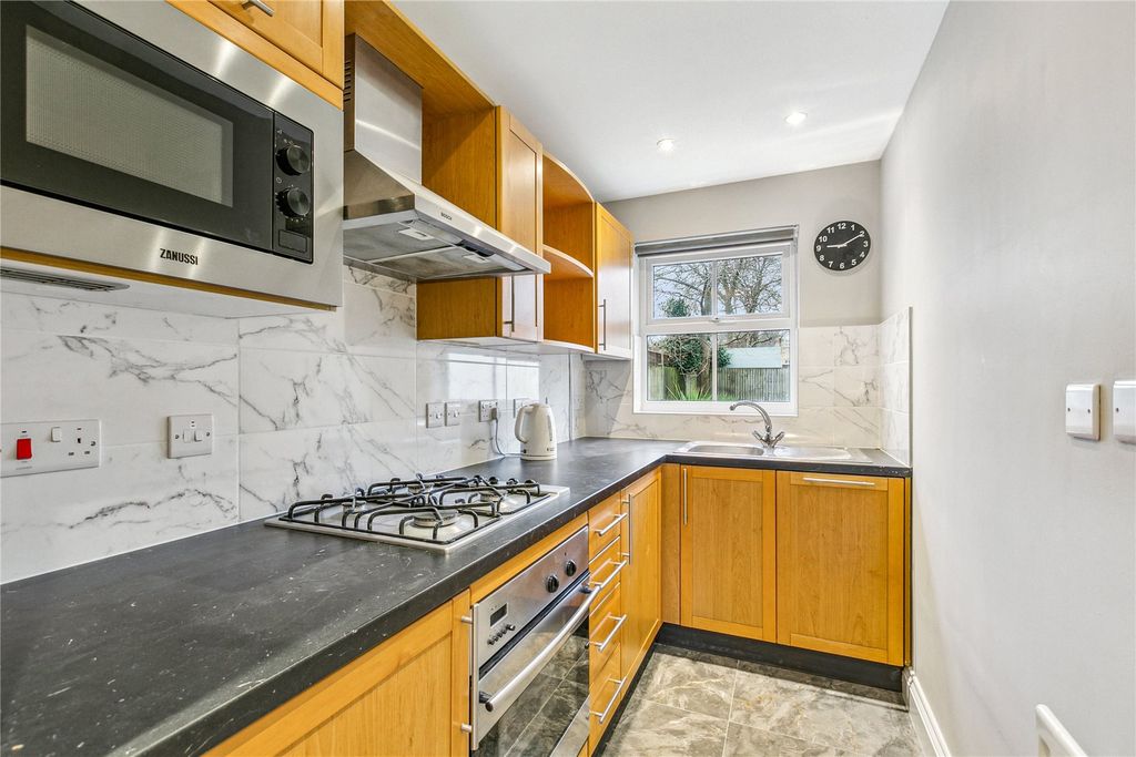 Property photo 3 of 16 Picture No. 02