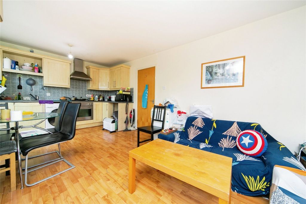 Property photo 3 of 17 Picture No. 11