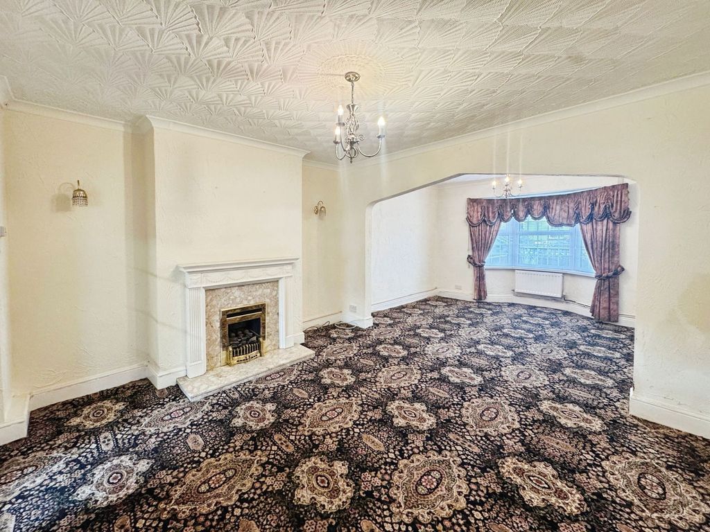 Property photo 2 of 25