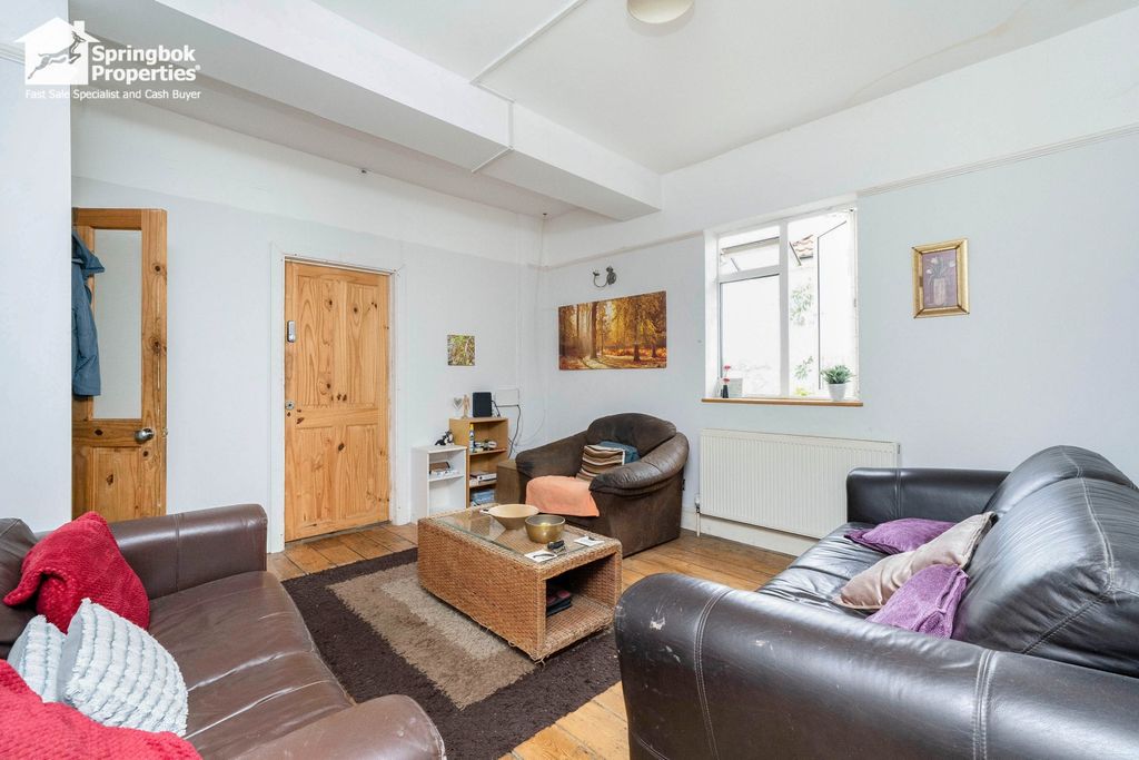 Property photo 3 of 14 Image 2