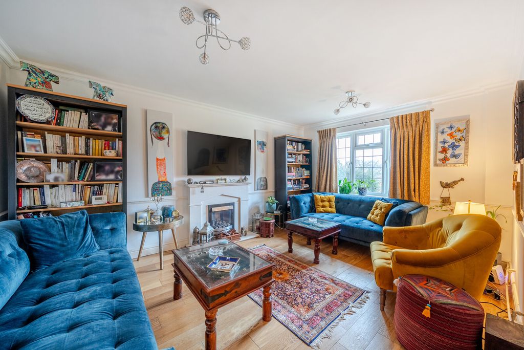 Property photo 3 of 14 1432584-13-69c17d...