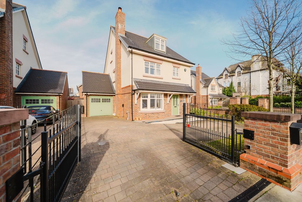 Property photo 1 of 28