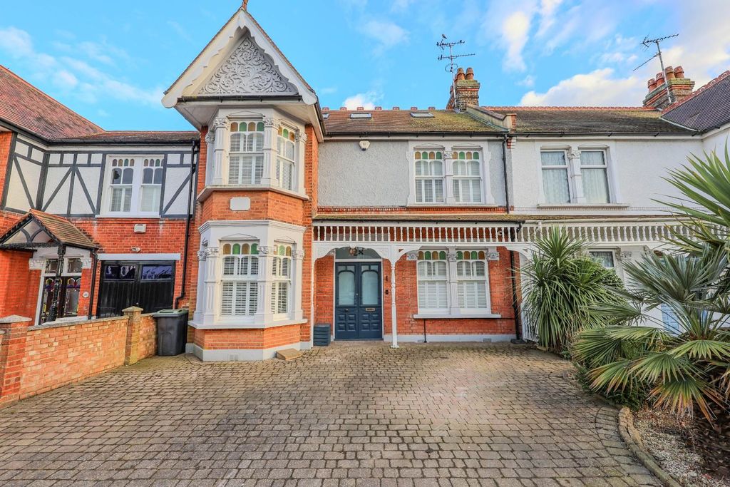 Property photo 1 of 48
