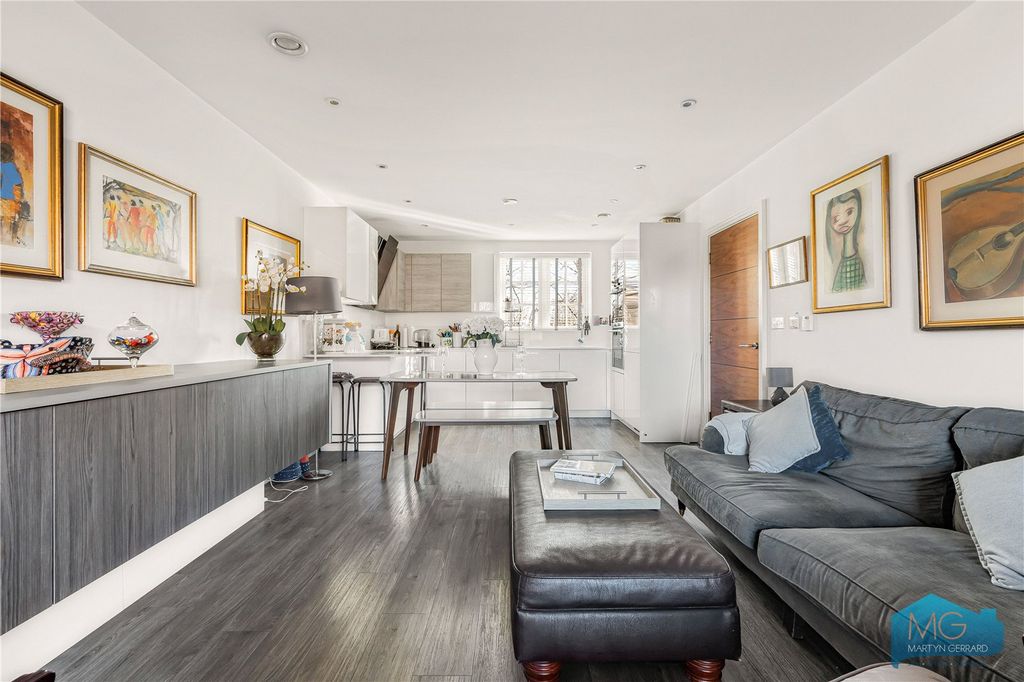 Property photo 3 of 19 Picture No. 12