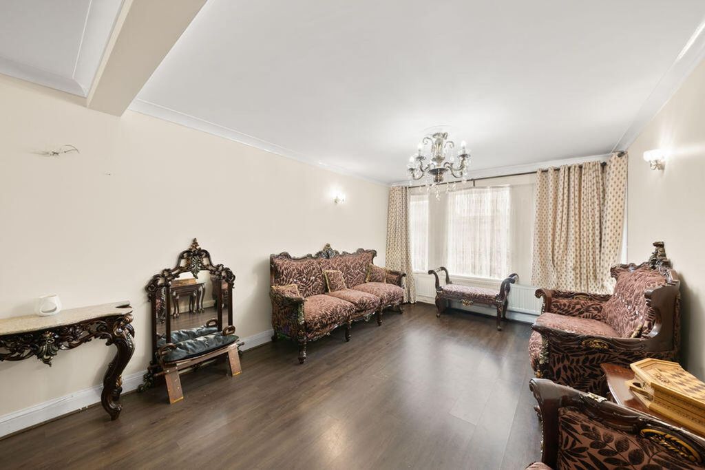Property photo 3 of 19