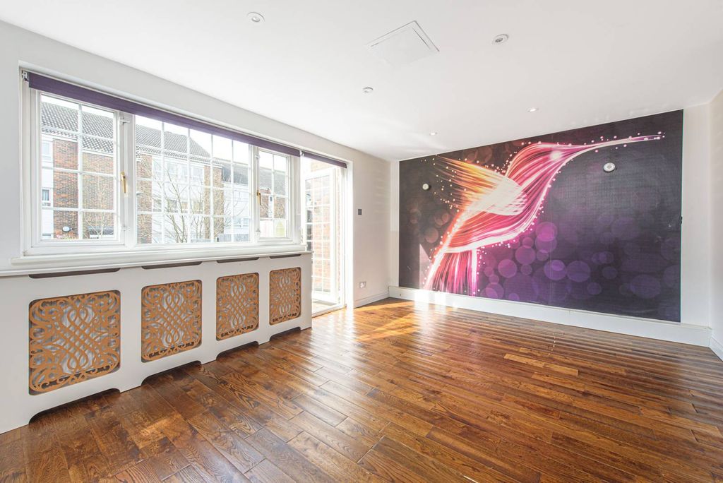 Property photo 2 of 8