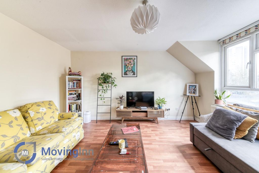 Property photo 2 of 11 Living Room