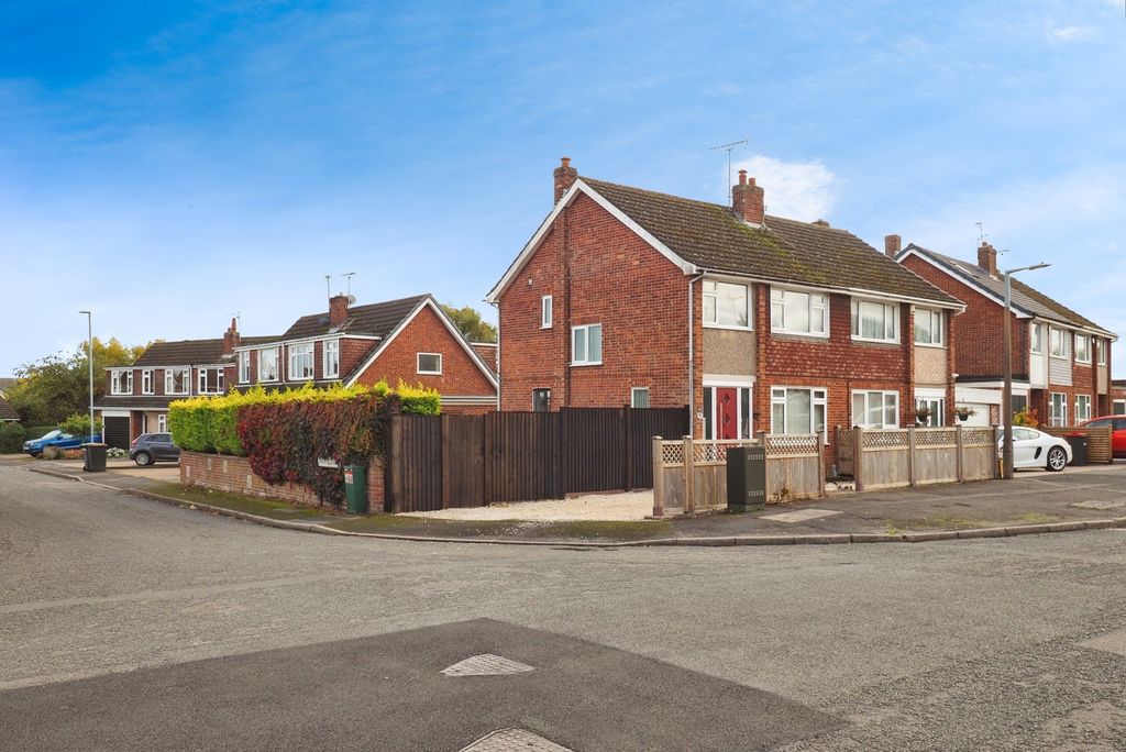 Property photo 2 of 17 Photo