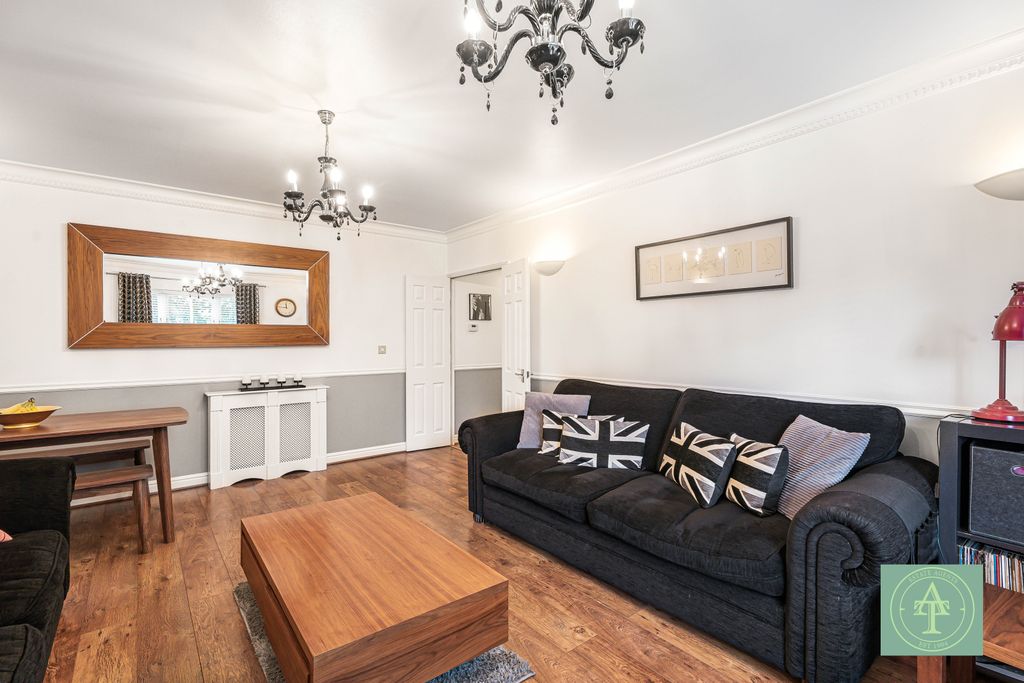 Property photo 3 of 19 Gallery