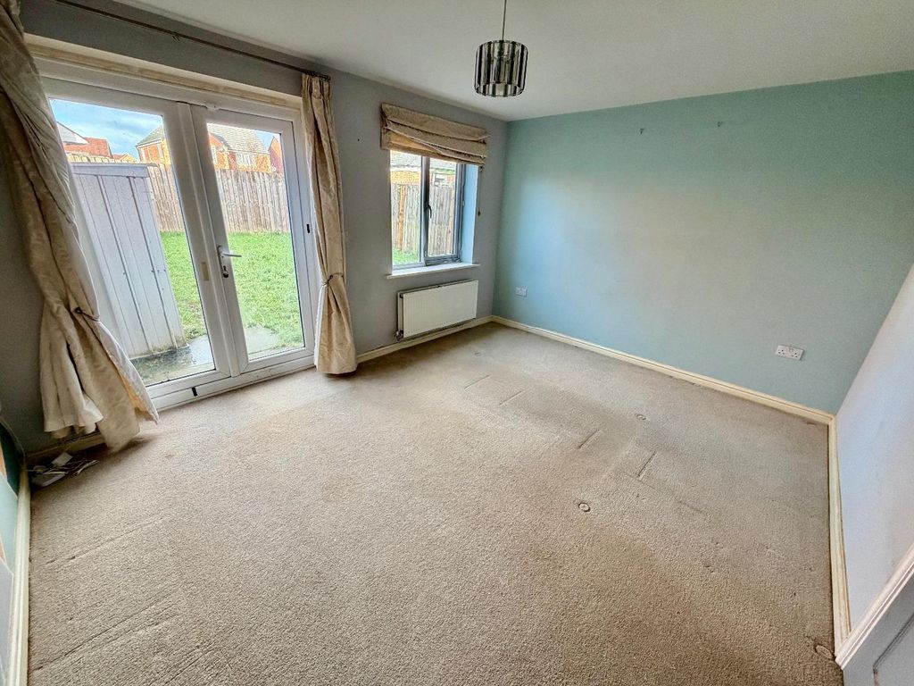 Property photo 2 of 10 Lounge