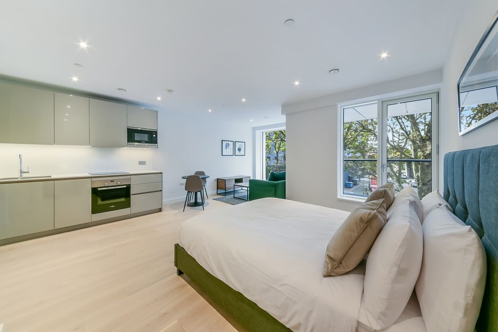 Property photo 3 of 18 Sleeping Area - Hurl