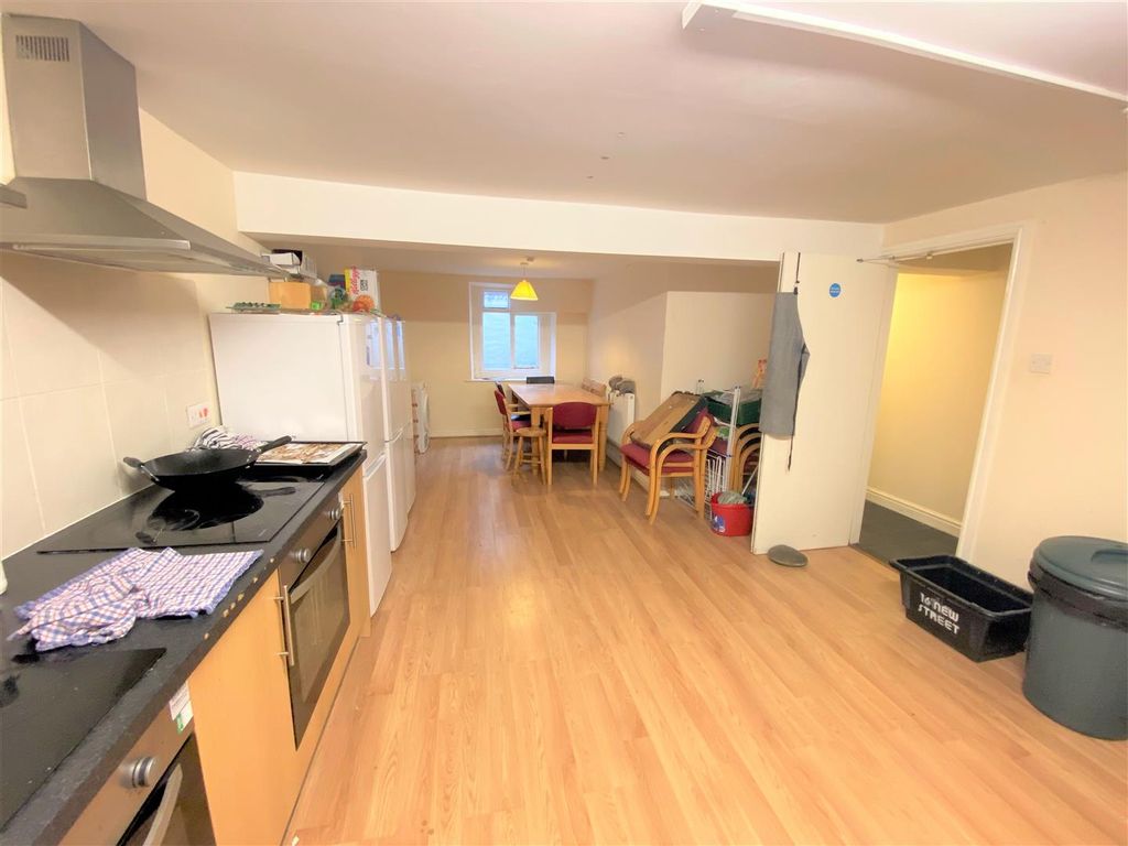 Property photo 3 of 6 267 K2.Jpg