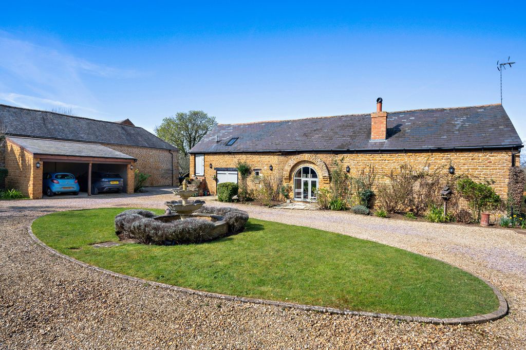 Property photo 2 of 50