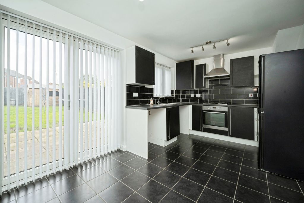 Property photo 3 of 15 Kitchen/Diner