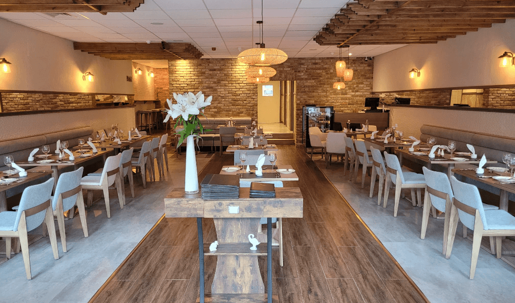 Property photo 1 of 14 Fully Fitted Restaurant Business For Sale Â€“ Prime Cheam Location