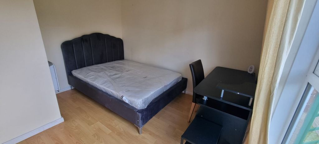 Additional image 6 of 2 bed flat to rentFlat, Catrin House, Trawler Road, Maritime Quarter, Swansea SA1