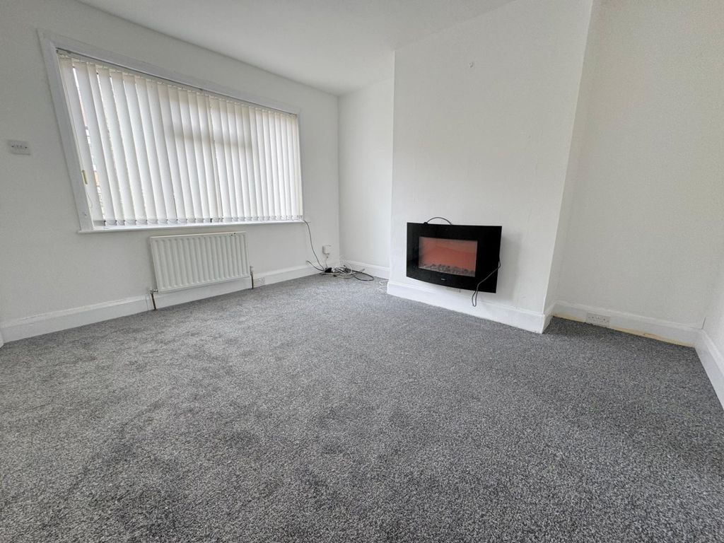 Property photo 2 of 16 42d82d22-7E10-405A-8408-7F497E858B4F