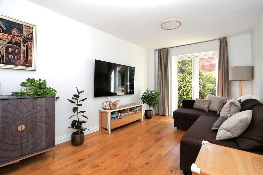 Property photo 2 of 16