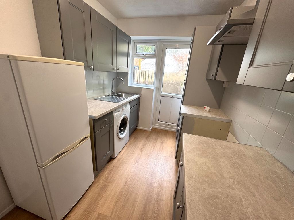 Property photo 3 of 9 4288312