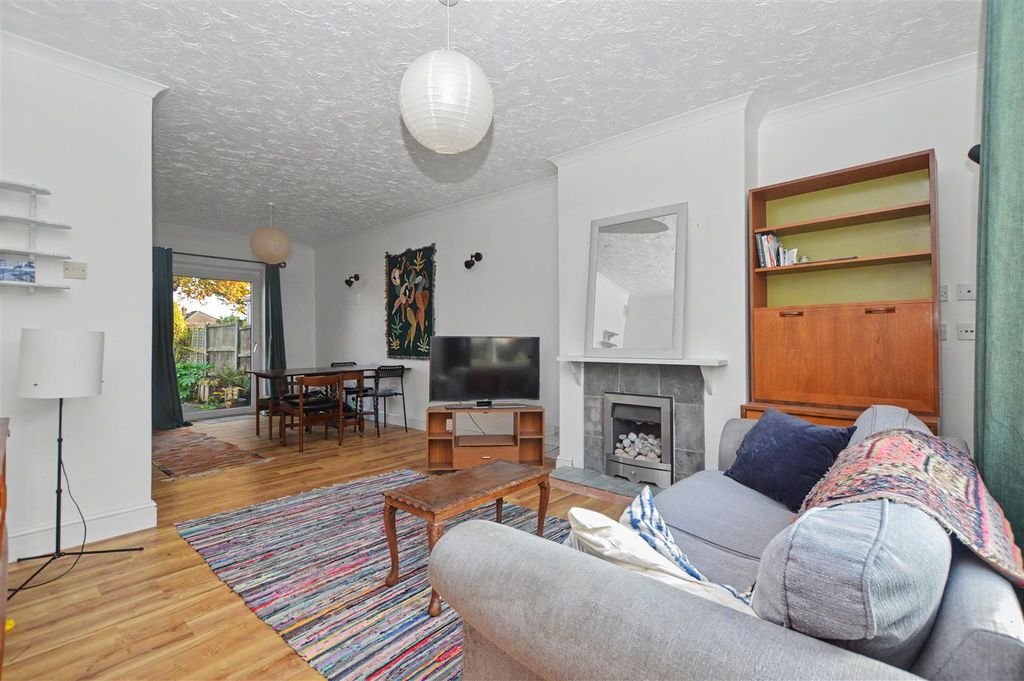 Property photo 3 of 11 Sitting Room