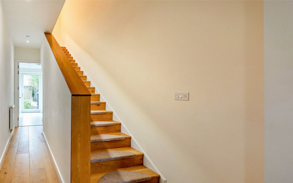 Property photo 3 of 21 Stairs To Ff