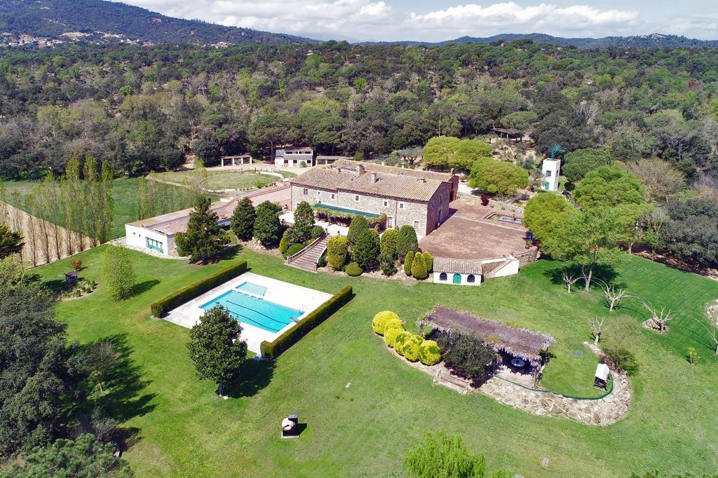 Property photo 2 of 43