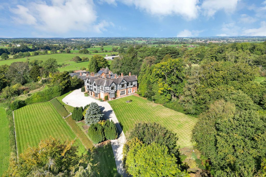 Property photo 2 of 32 Johnson Hall