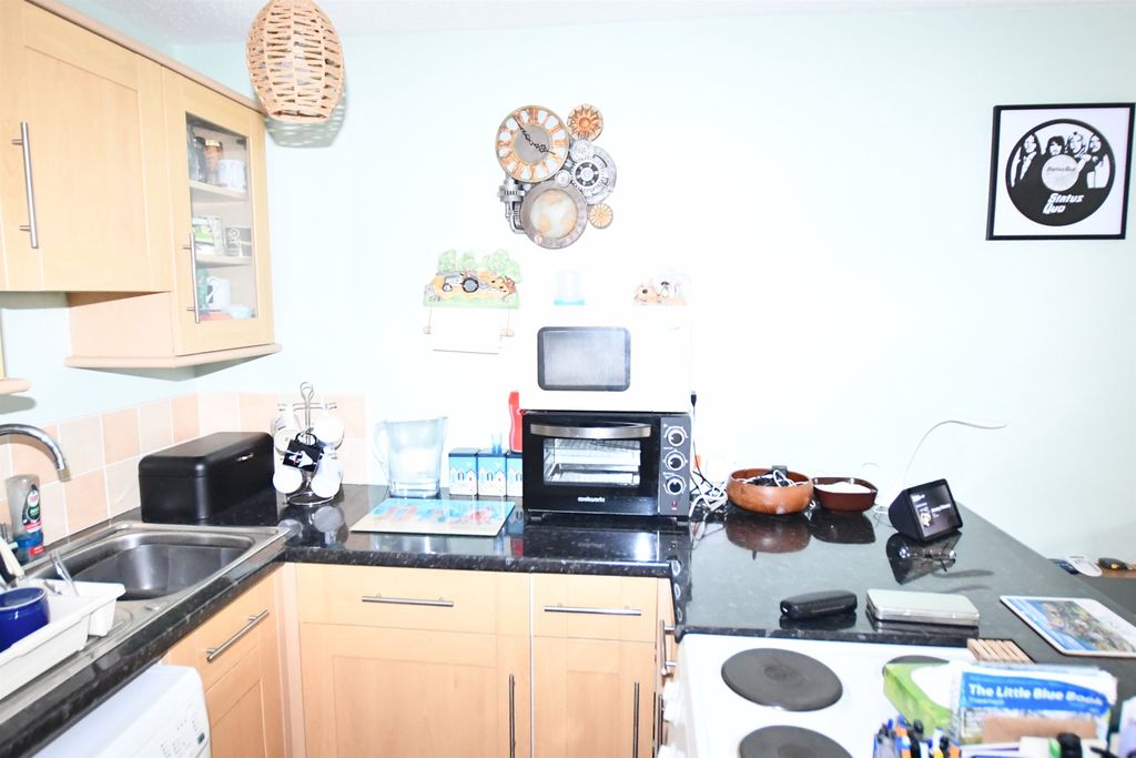 Property photo 3 of 9