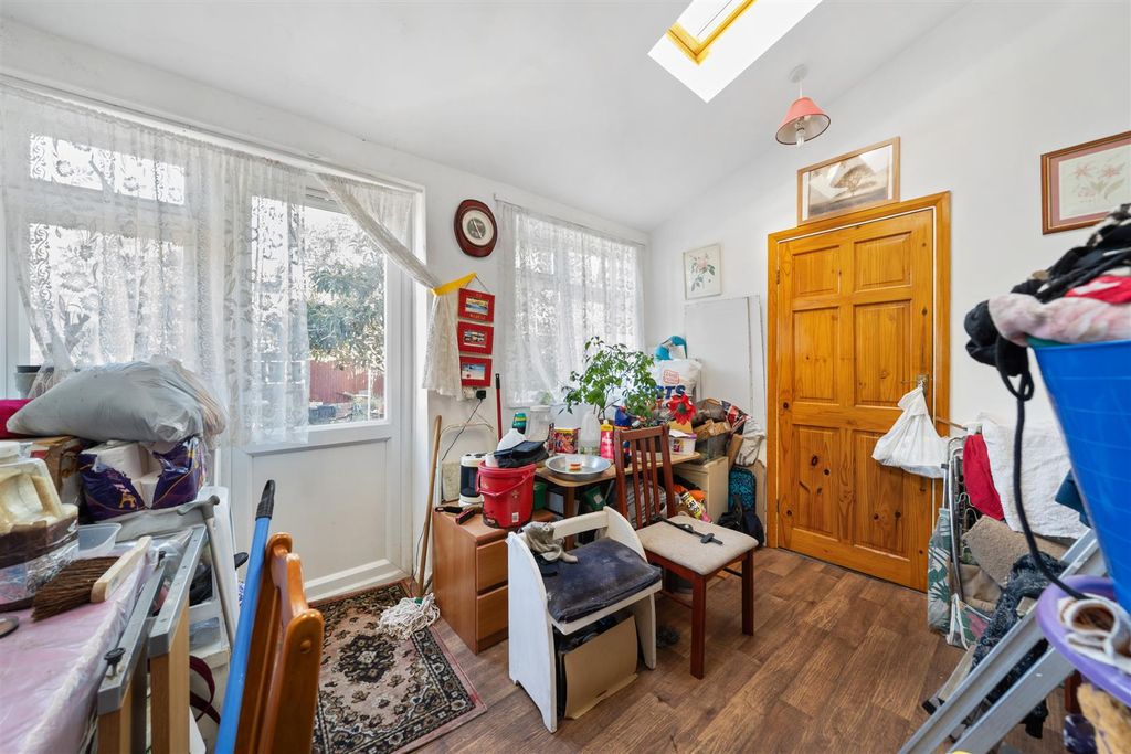 Property photo 2 of 12 Hazelwood Avenue